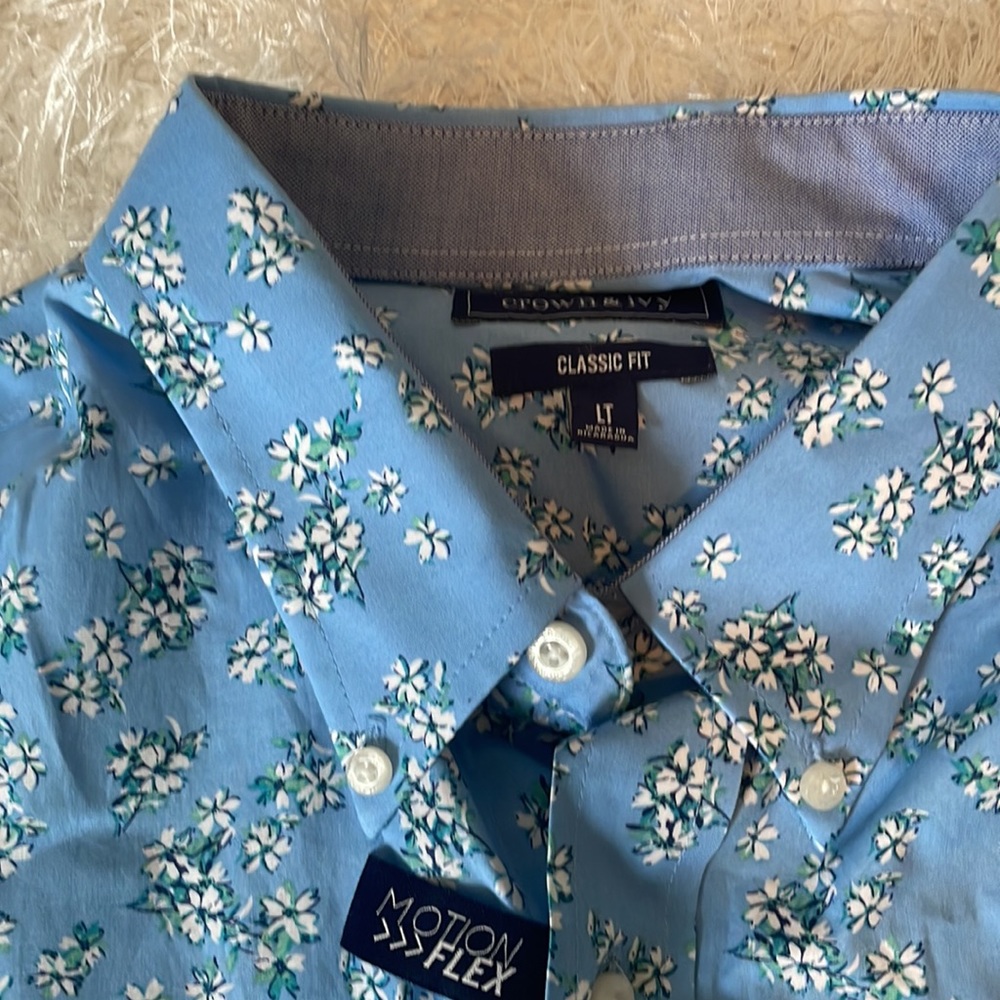 Crown & Ivy Floral collared shirt